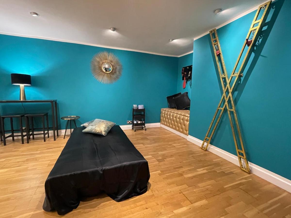 Boutique Dungeon Apartment *